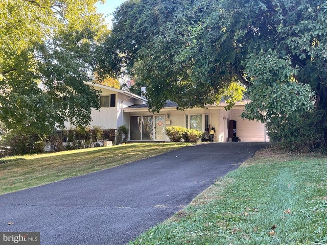 1101 Clover Drive, Mclean