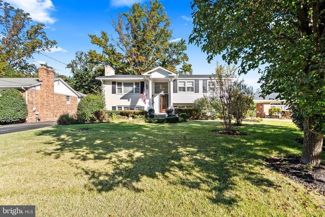 7052 Wardell St, Annandale