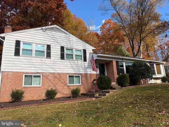 6222 Beachway Dr, Falls Church