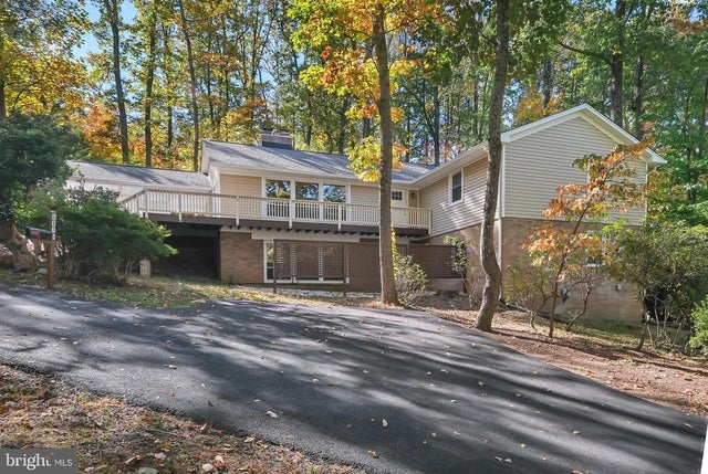 6829 Cherry Ln, Annandale