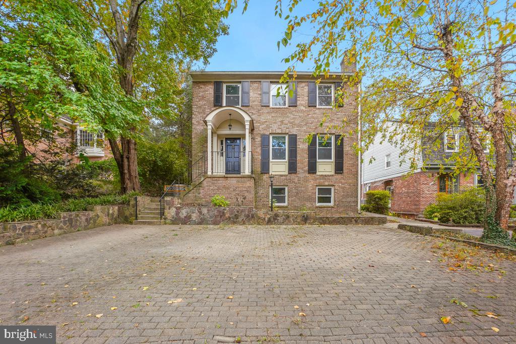 6871 Churchill Rd, MCLEAN