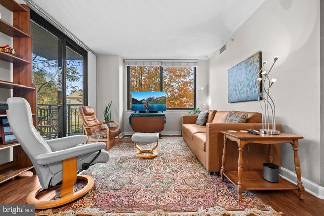 2451 Midtown Ave #203, Alexandria