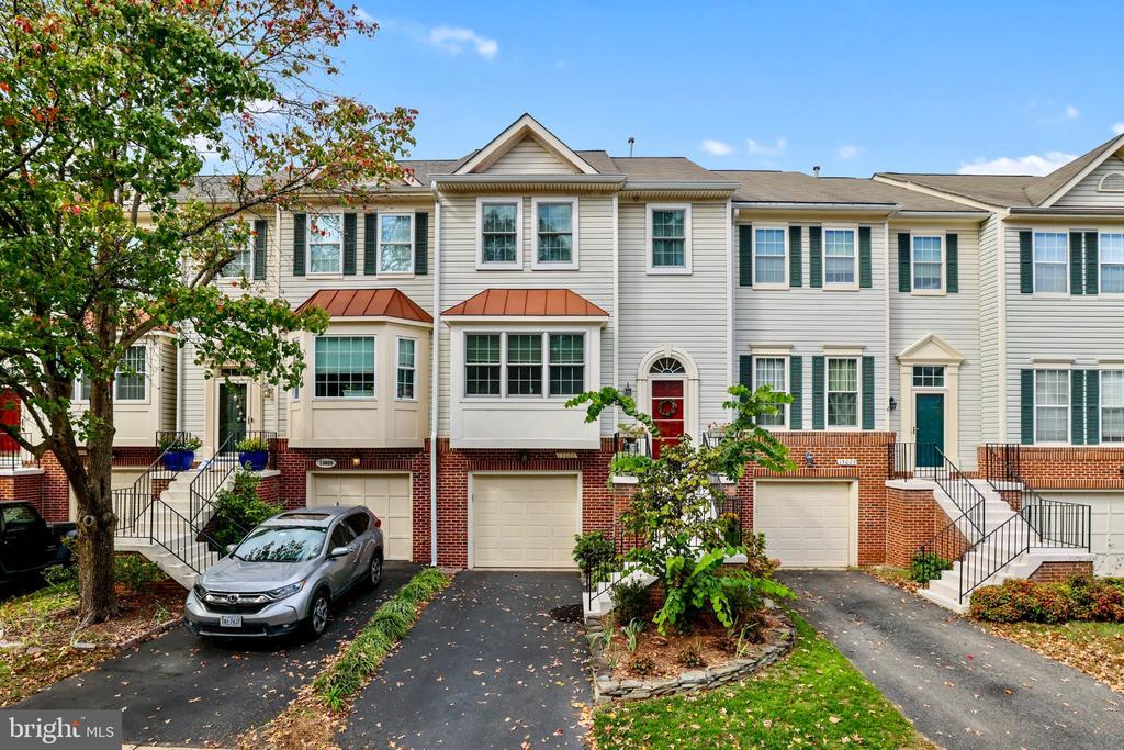 13026 Cobble Ln, CLIFTON