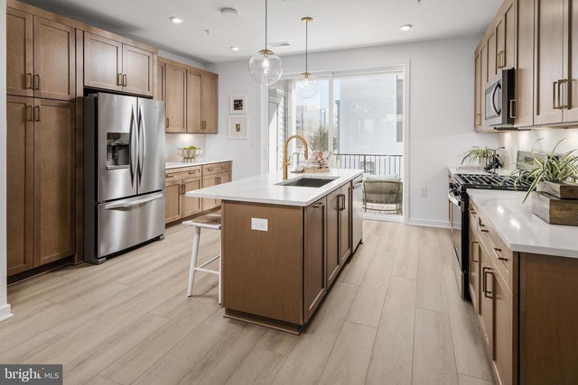 14387 Glen Manor Dr, Chantilly