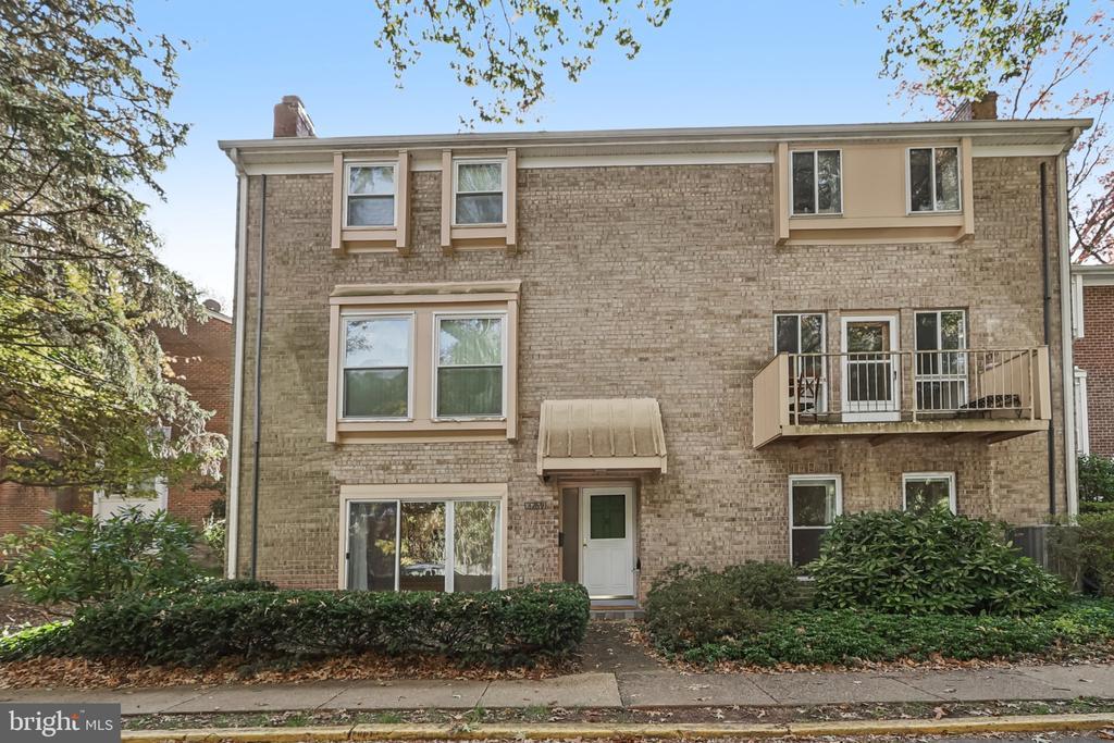 3769 Persimmon Cir, FAIRFAX