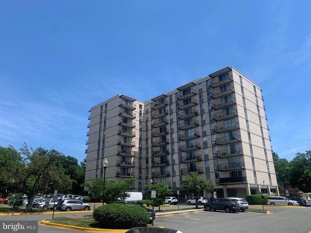 3245 Rio Dr #307, Falls Church