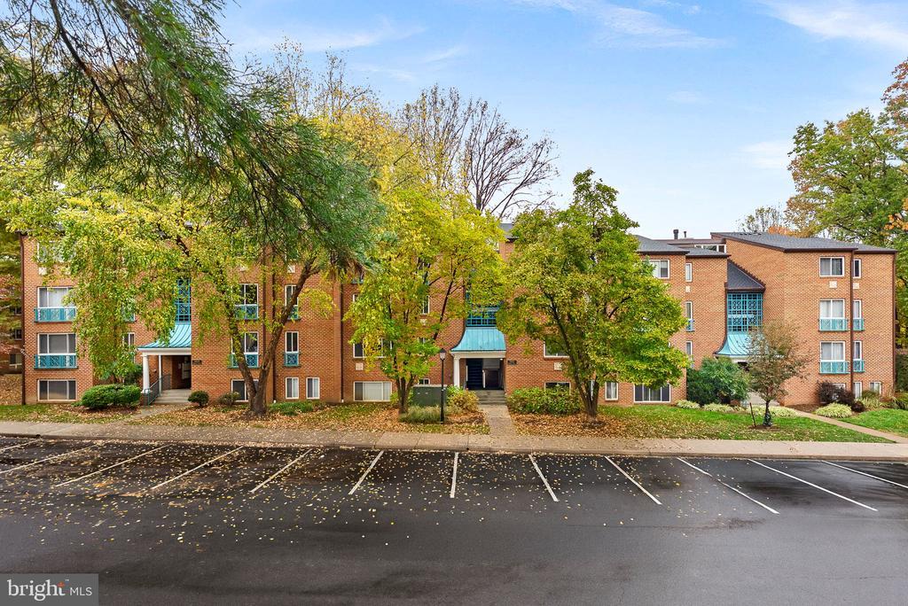 11808 Breton Ct #12c, RESTON