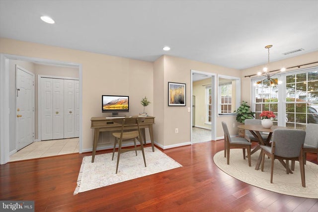 9253 Cardinal Forest Ln #101, Lorton