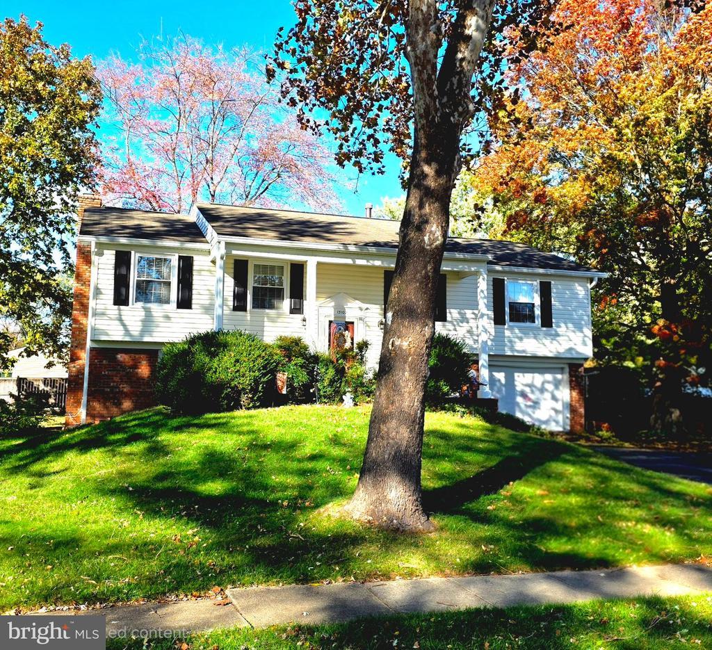 13102 Pennypacker Ln, FAIRFAX