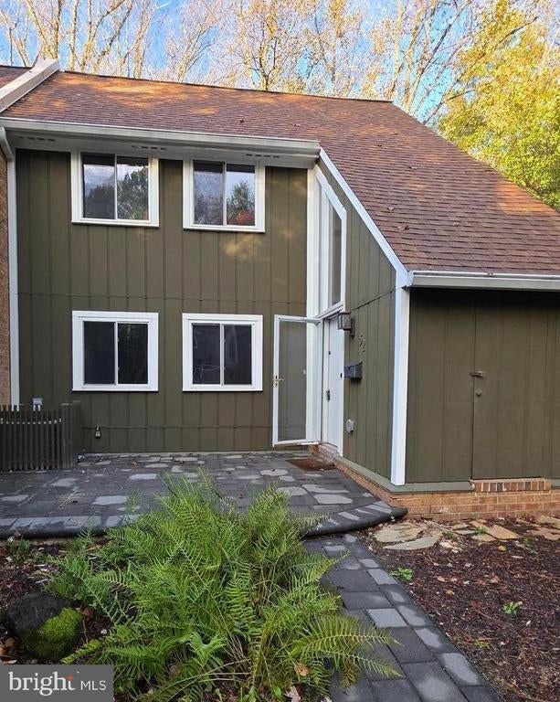 11152 Forest Edge Dr, Reston