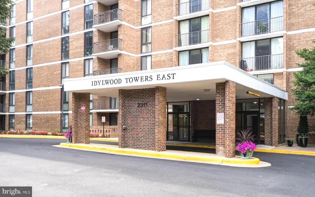 2311 Pimmit Dr #808, FALLS CHURCH