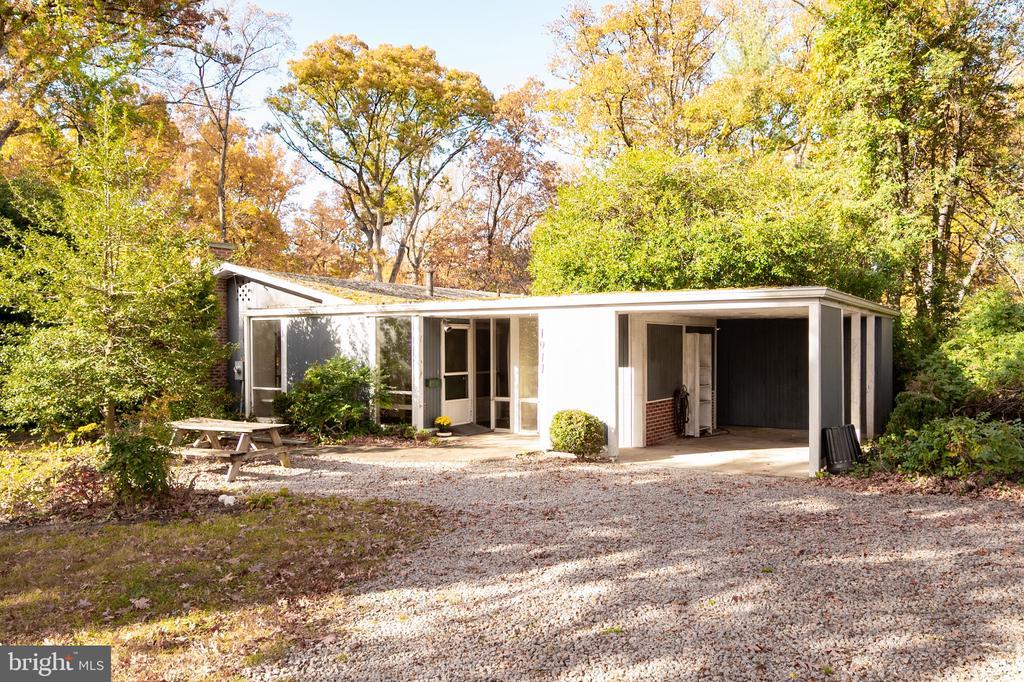 1911 Marthas Rd, ALEXANDRIA