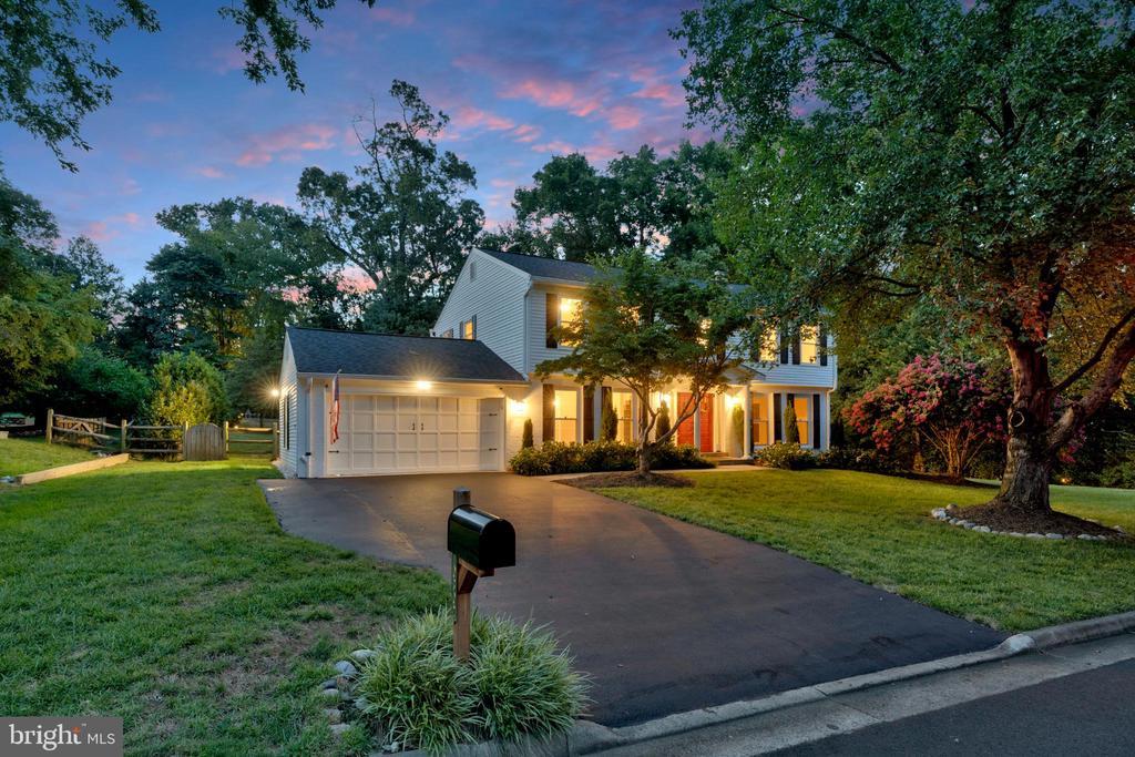 10302 Galpin Ct, GREAT FALLS