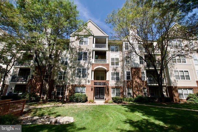 3003 Nicosh Cir #3106, Falls Church