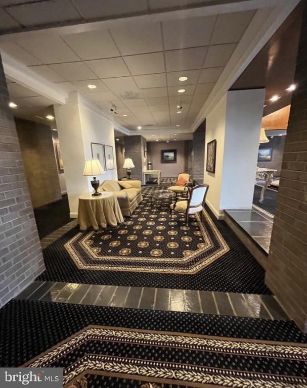 1800 Old Meadow Rd #1215, MCLEAN