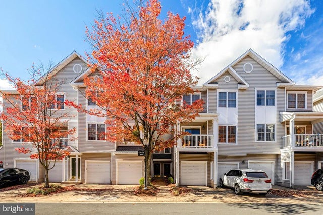 12912 Fair Briar Ln, Fairfax