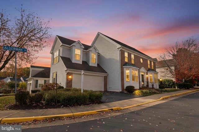 6325 Alderman Dr, Alexandria