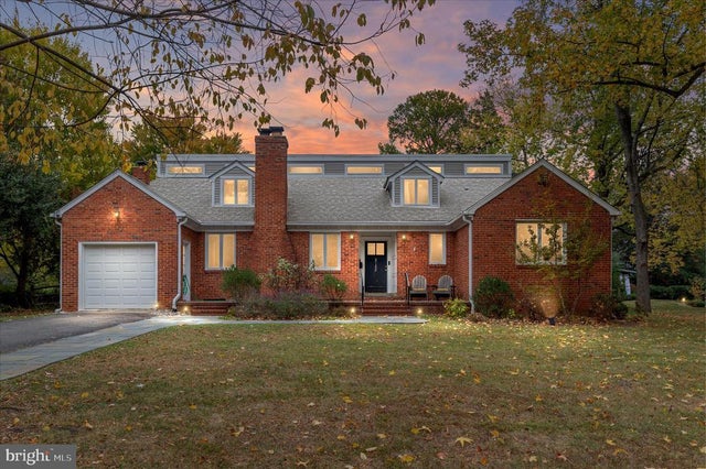 3122 Worthington Cir, Falls Church
