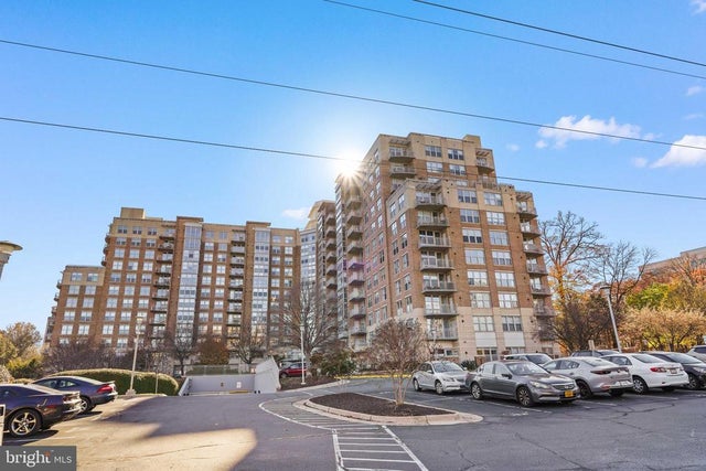 11800 Sunset Hills Rd #611, Reston