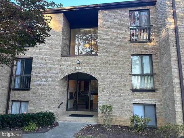 2058 Royal Fern Ct #26/1c, Reston