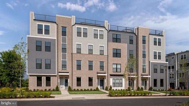 Tbb Cloongee Ter #rosslyn, Dulles