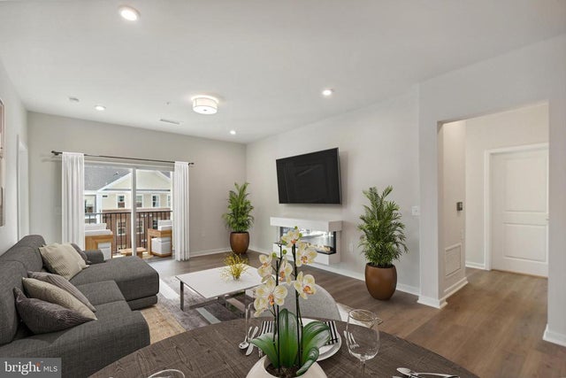 700 Mount Airy Ter Ne #405, Leesburg