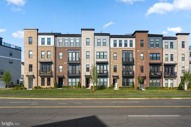 43376 Farringdon Sq, BROADLANDS