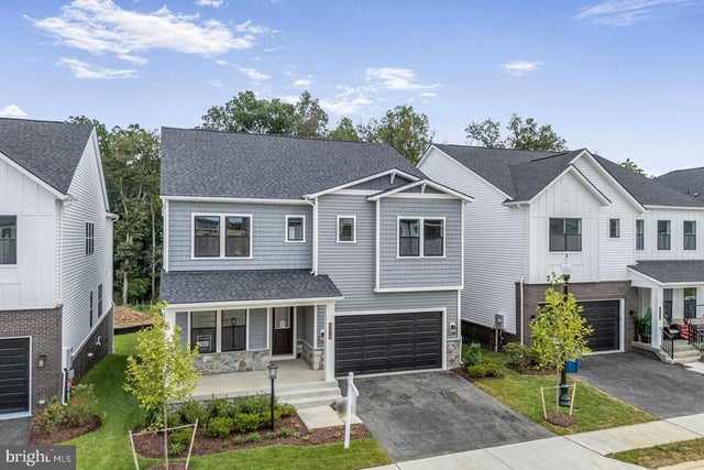 42018 Night Nurse Cir, ASHBURN