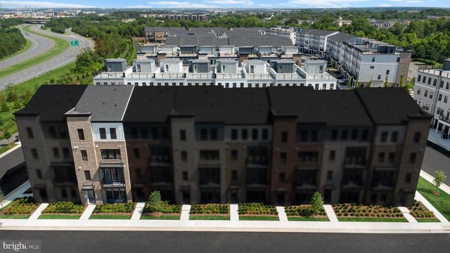 21746 Dollis Hill Ter, BROADLANDS