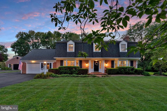 1000 W Country Club Dr W, Purcellville