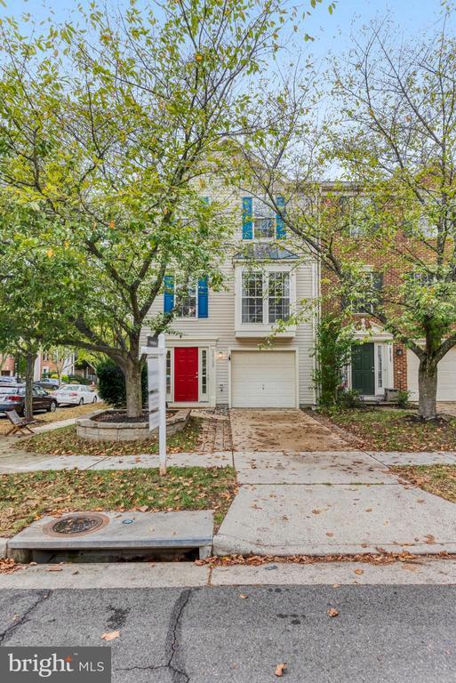 26139 Lands End Dr, Chantilly