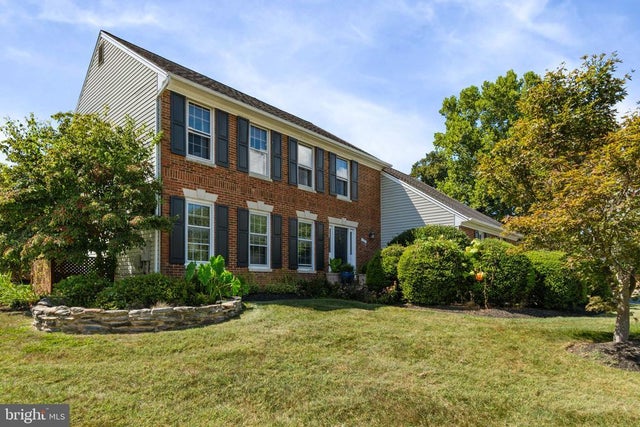 1 Foxmore Ct, Sterling