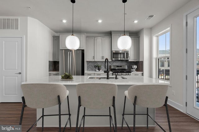 43294 Farringdon Sq, BROADLANDS