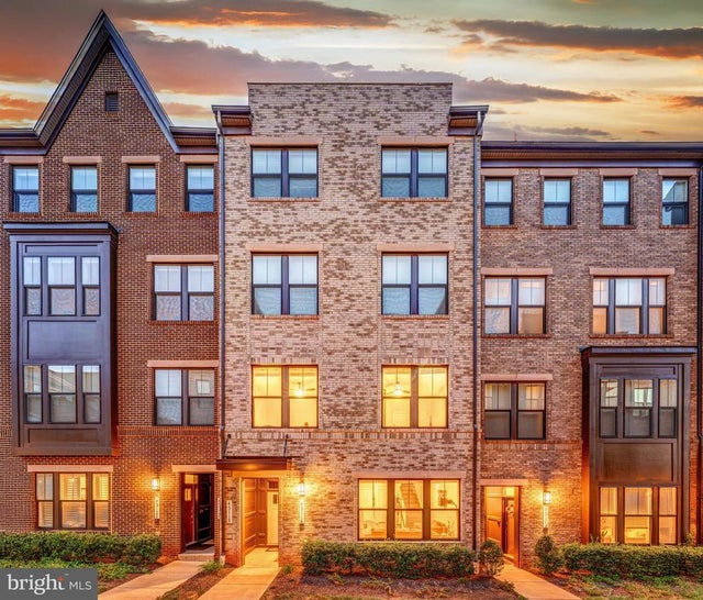 45116 Admiral Dr, Sterling