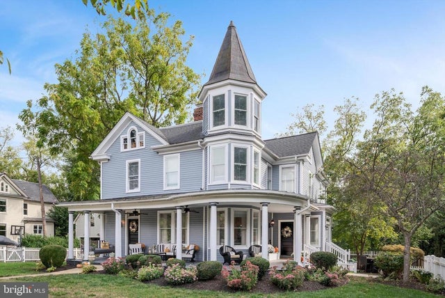 250 W Main St, Purcellville