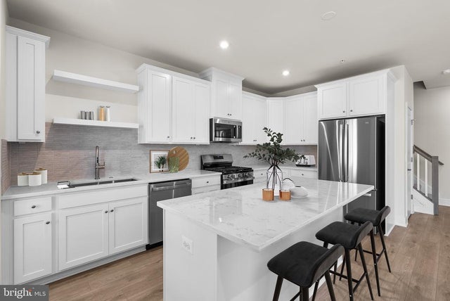 21754 Dollis Hill Ter, BROADLANDS