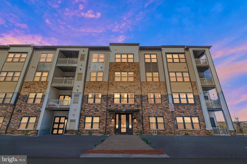 46294 Mount Milstead Ter #400, STERLING