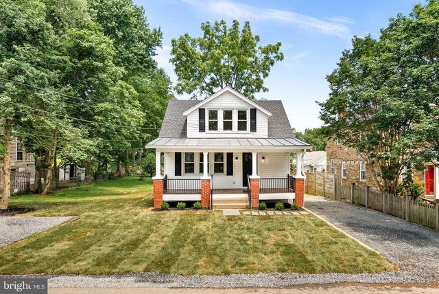 321 W J St, Purcellville