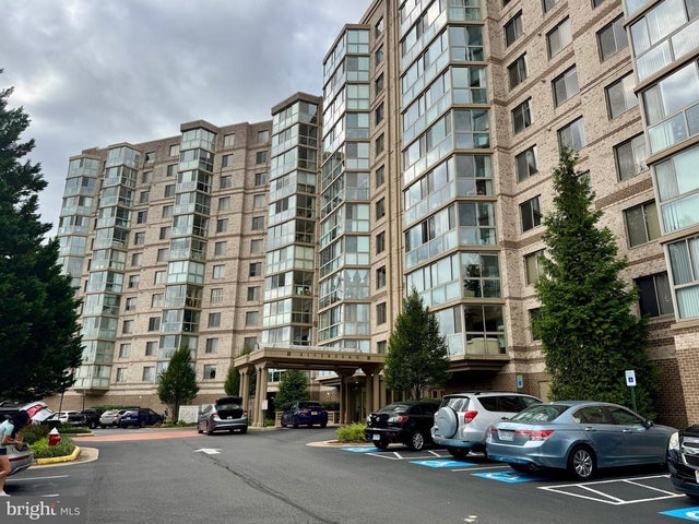 19385 Cypress Ridge Ter #815, Leesburg