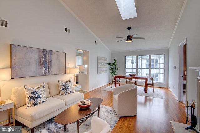 1102 Huntmaster #301, Leesburg