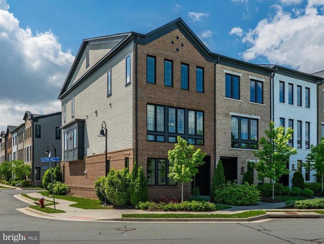 20305 Savin Hill Dr, Ashburn