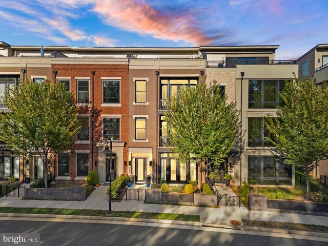 20304 Northpark Dr, Ashburn