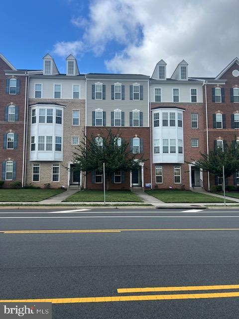 43841 Centergate Dr, Ashburn