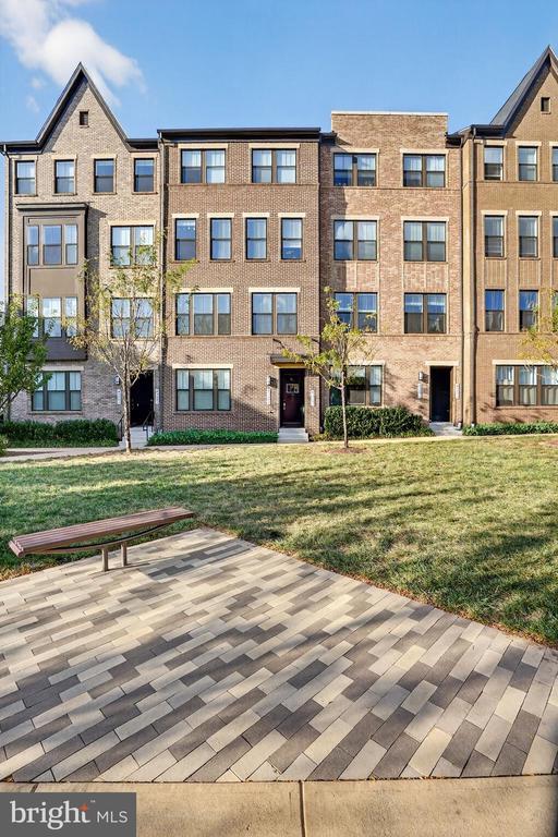 45087 Cappamore Ter, STERLING