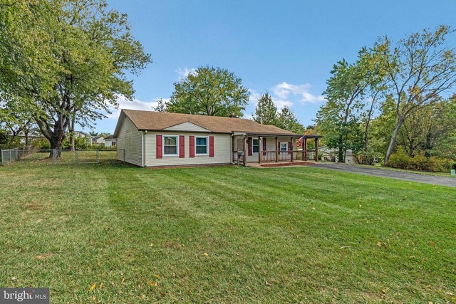 202 N Fir Ct, Sterling