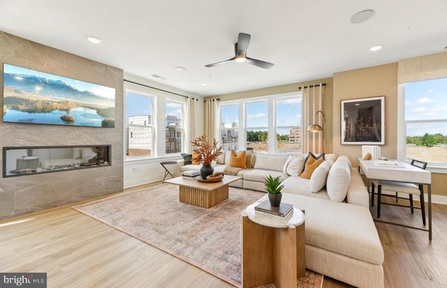 19842 Lavender Dust Sq, ASHBURN