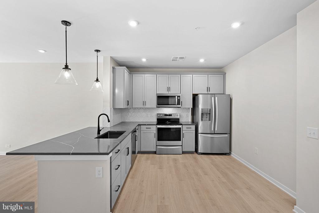 750 Mount Airy Ter Ne #304, LEESBURG