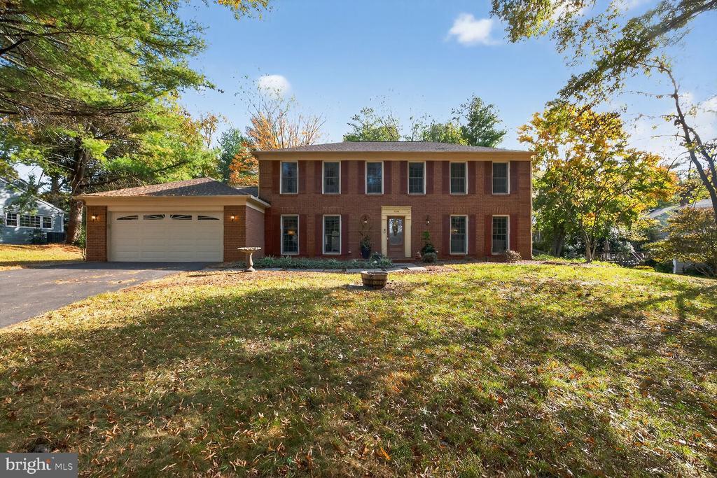 156 Peyton Rd, STERLING