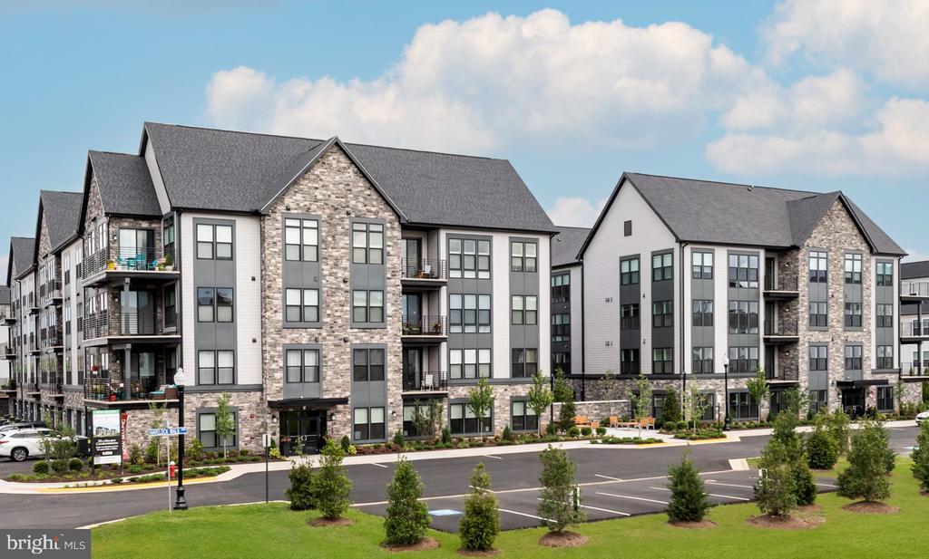 23664 Havelock Walk Ter #202, ASHBURN
