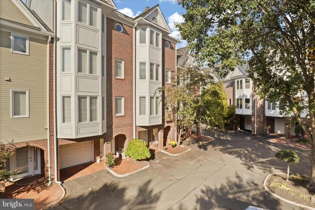 125 Chesterfield Pl, Leesburg